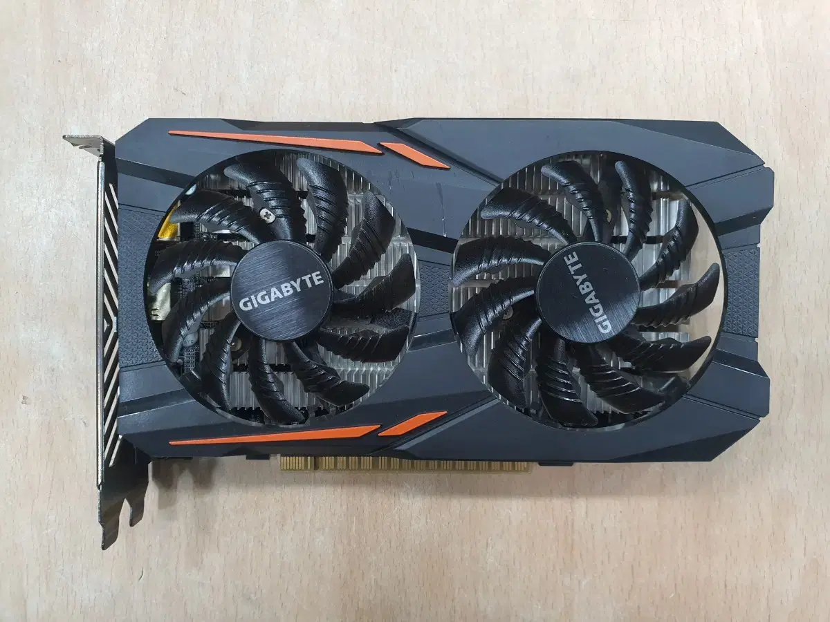 기가바이트 GTX 1050 TI 4G 무전원 그래픽카드